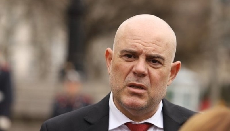 Иван Гешев: За да си български политик, трябва да лъжеш хората в очите