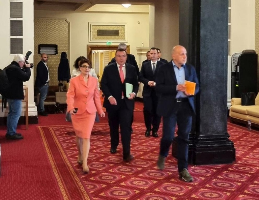 ГЕРБ-СДС след среща с ПП-ДБ: Ако до неделя не ни дадат състав на кабинет, всичко е било илюзорно