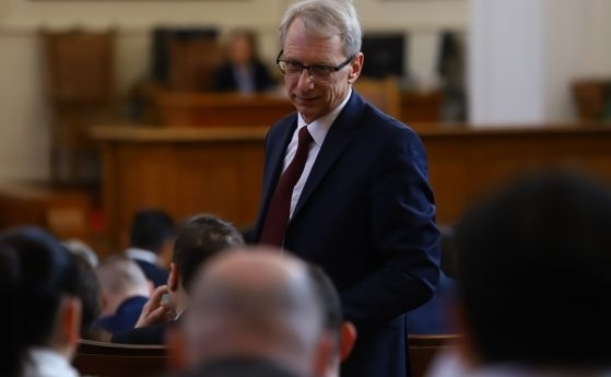 ПП-ДБ вече работи върху проектокабинета