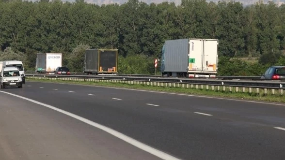 Ограничават движението на камиони по АМ Тракия заради почивните дни