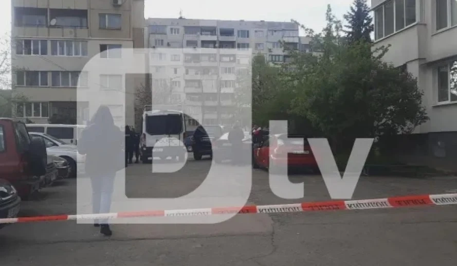 Отрядът за борба с тероризма и полицията с операция в столичния квартал Люлин (СНИМКИ)