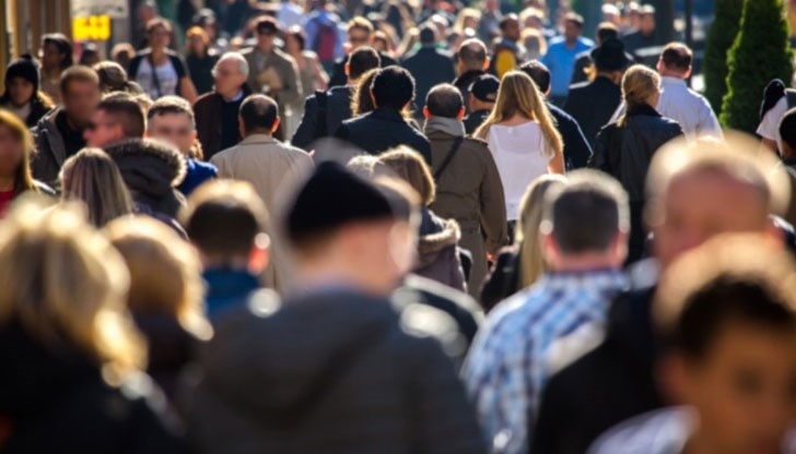 През 2022 г. населението на България се сви с 34 774 души