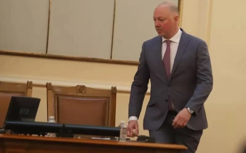 ГЕРБ няма да налага стигма върху кандидатите за министри на ПП-ДБ