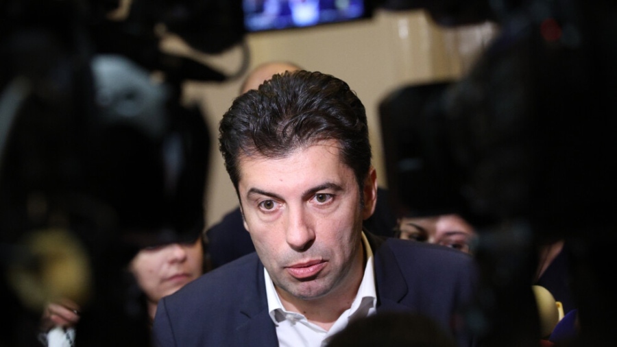 Кирил Петков: Пред ГЕРБ има три избора, време е да решат какво ще правят