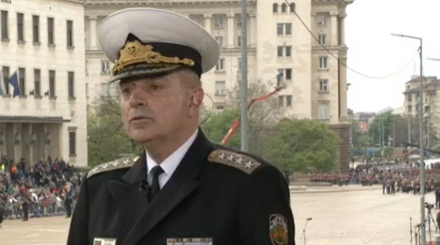 Адмирал Ефтимов: Изпитанията са много, но армията е на своя пост
