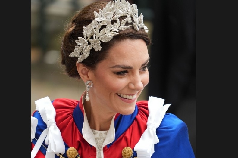 Кейт грееше като кралица, братята принцове Уилям и Хари - разделени