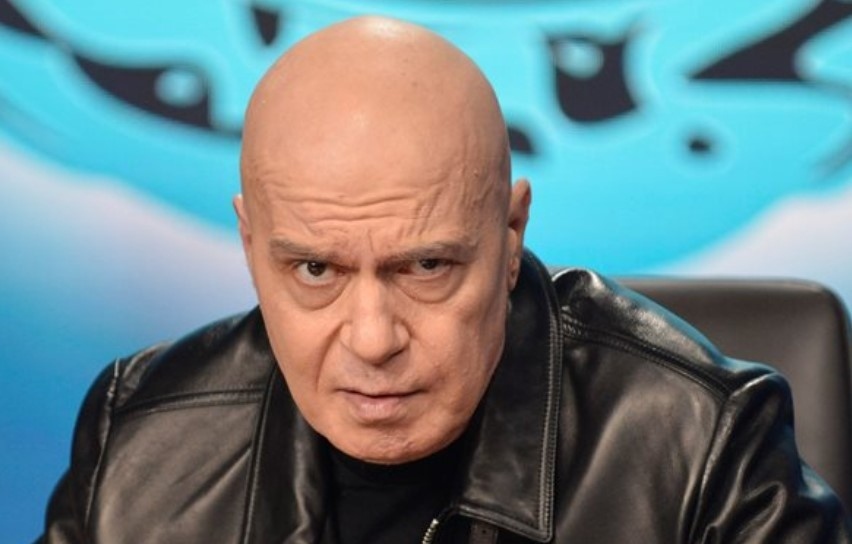 Слави Трифонов: Нещо не разбирам еуфорията по коронясването на Чарлз, може би защото съм селянин и чалгар