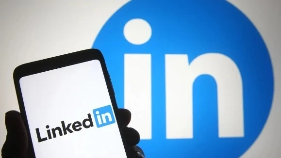LinkedIn съкращава над 700 служители