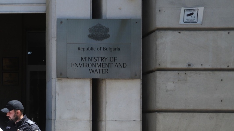 Екоминистерството необяснимо отписа природния газ от мерките за чист въздух