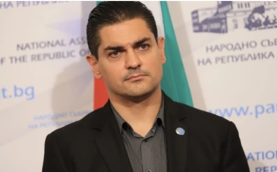 Депутатът Радостин Василев се отказа от имунитета си