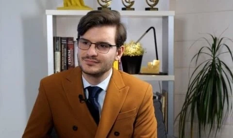 Атанас Радев: Николай Денков не е с авторитета на Мария Габриел