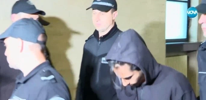 18-годишният шофьор, причинил катастрофата на Сливница, остава в ареста