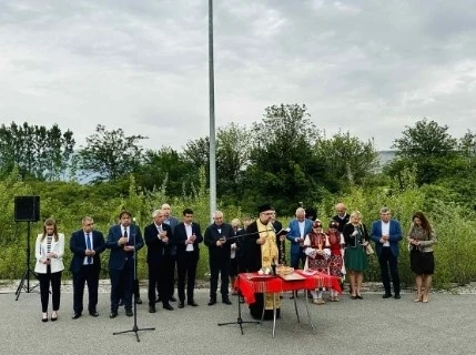 Довършват АМ Струма – направиха първа копка на пътен възел Кресна