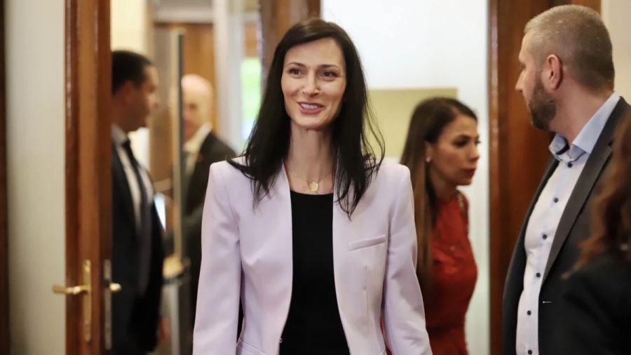 Мария Габриел: Ще изпълним мандата, предлагаме експертен кабинет за 1 година