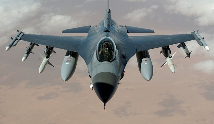 САЩ дава зелена светлина за F-16 за Украйна, ще обучава и пилоти  