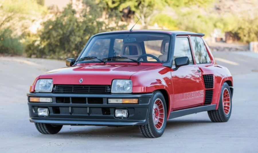 Продадоха класическо Renault 5 за 146 хил. евро
