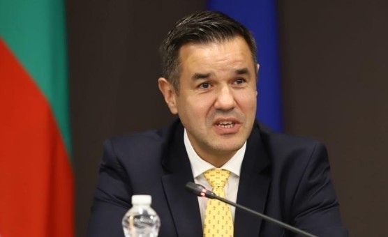 Министър Стоянов: Без нов бюджет няма да има пенсии и заплати за цялата държавна администрация от юни