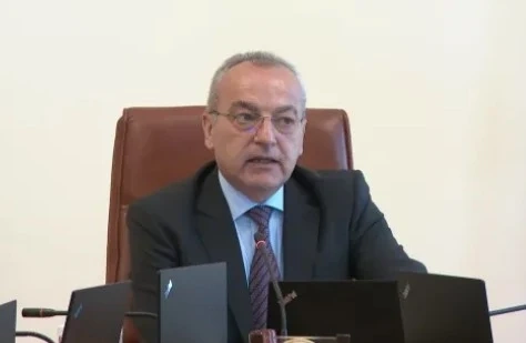 Донев за политическата въртележка: Да се надяваме участниците да имат стабилен вестибуларен апарат