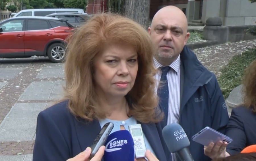 Йотова: Държавността се руши по безпрецедентен начин