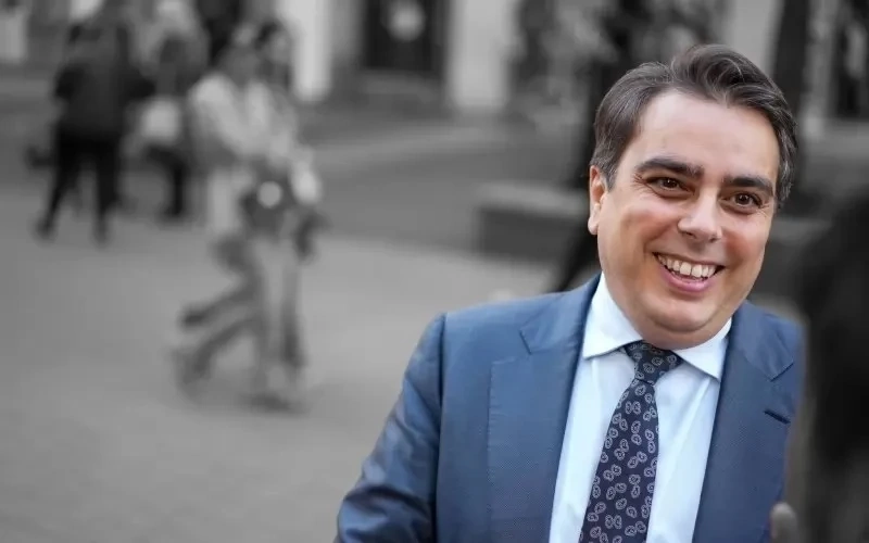 Асен Василев на разпит в прокуратурата