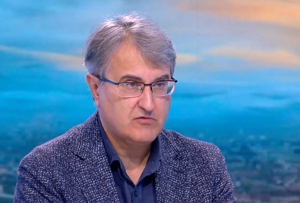 Евгени Кънев: България е под тежкото влияние на хибридна война с Кремъл