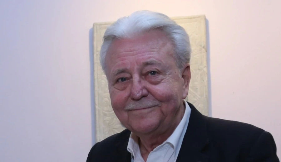 Асен Агов: Има хора, които казват на президента Радев какво да прави