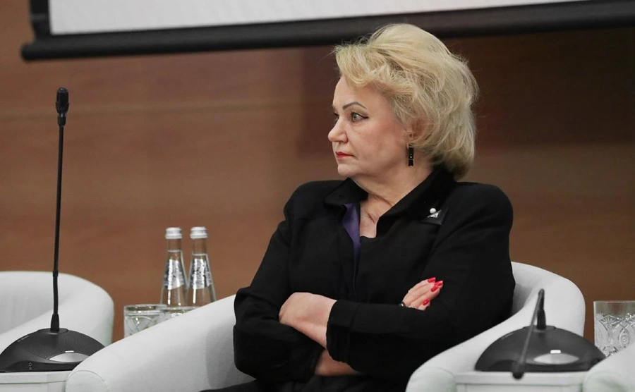 Русия забранява смяната на пола, за да не бягат мъжете от армията
