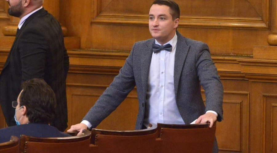 Божанков: Радев излезе по време на химна, за да ни блъска още малко пред медиите