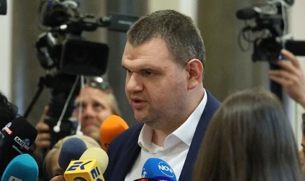 Пеевски след среща с Петков: Целта е общ проект за конституционни промени