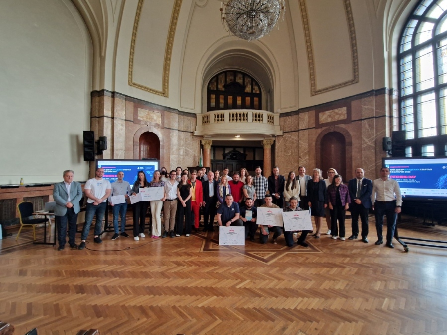 Технологични проекти във финанси, медицина и рециклиране финишираха в националния конкурс Най-добър младежки стартъп 2023