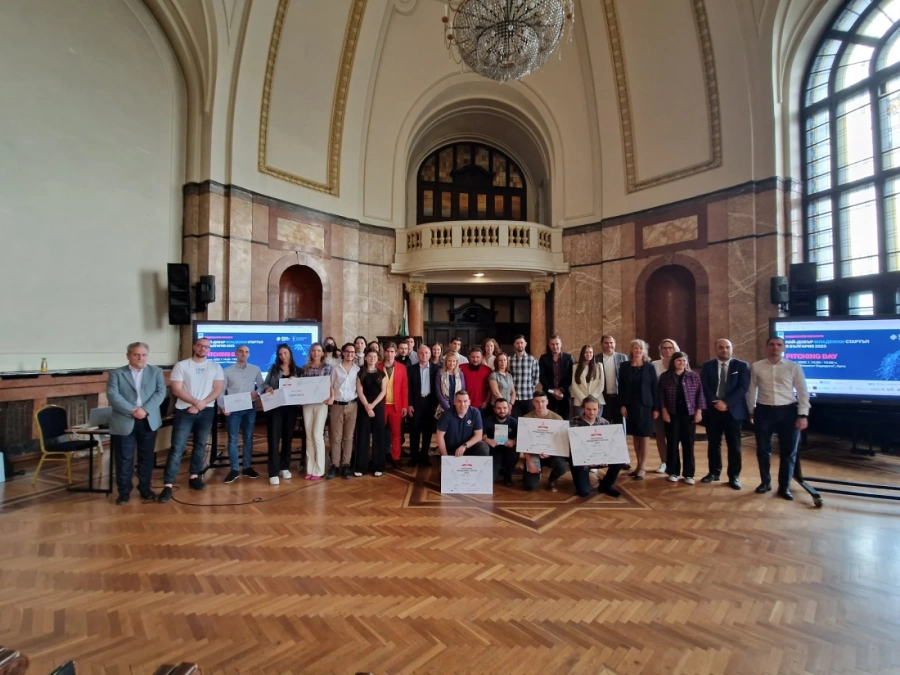 Технологични проекти във финанси, медицина и рециклиране финишираха в националния конкурс Най-добър младежки стартъп 2023