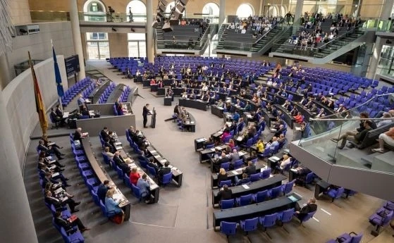 Германският парламент гласува резолюция, с която признава македонския език, идентичност и култура
