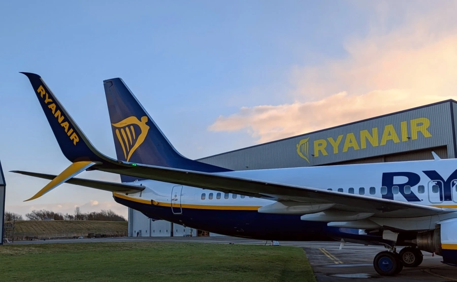 Ryanair уволни главния си пилот, опипвал младши пилоти  