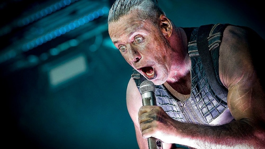 Прокуратурата в Берлин разследва фронтмена на Рамщайн Тил Линдеман  