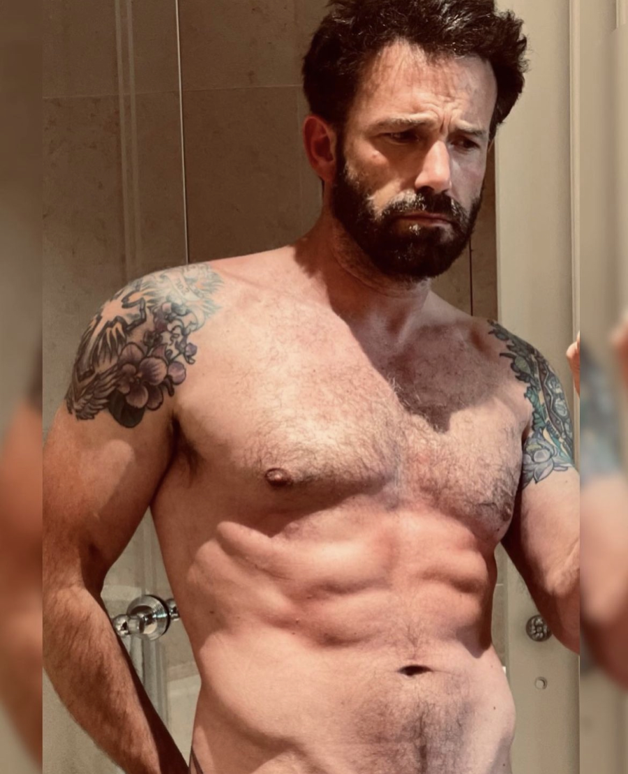 Джей Ло сподели гола снимка на Бен Афлек