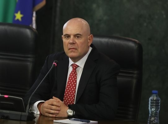 От днес официално Гешев не е главен прокурор на България
