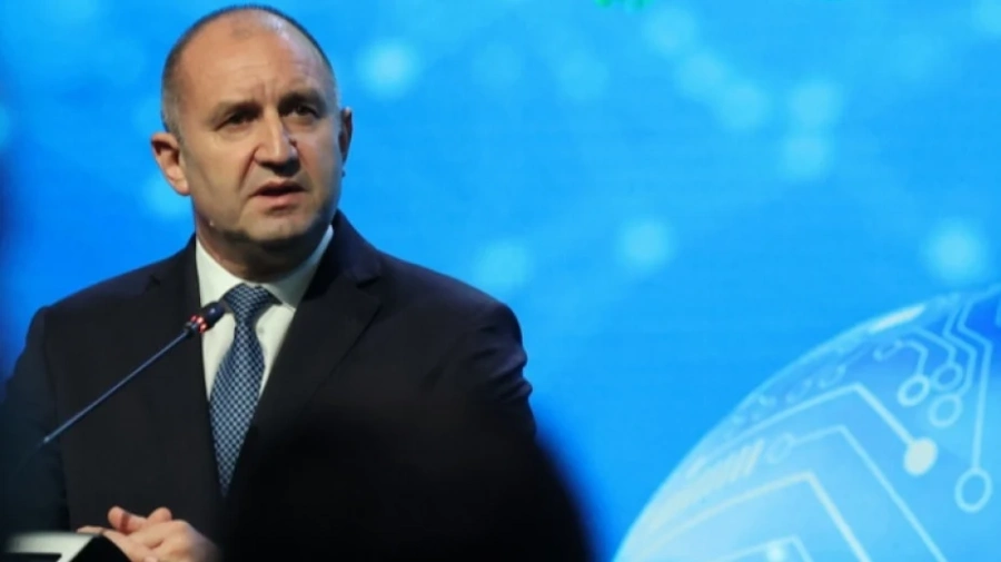 Радев настоя за укрепване на отбранителния капацитет на България в НАТО заради Русия