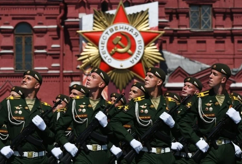 Паника в Москва. Безпрецедентни мерки за сигурност и БТР-и в центъра на столицата