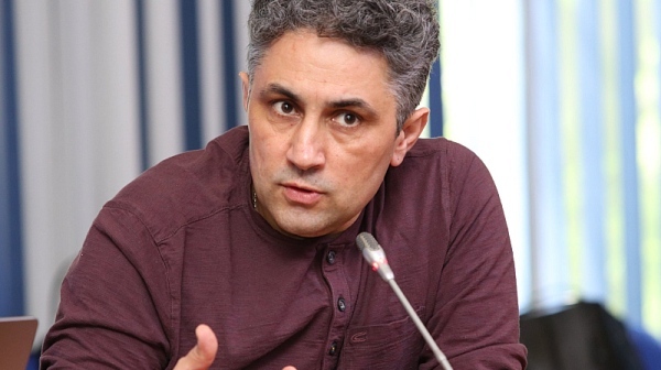 Асен Генов: Сценариите за Русия в момента са два и всички са лоши