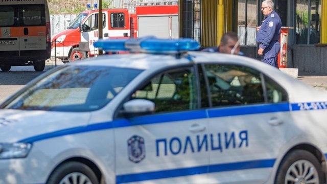 Гебрев: Взривовете в оръжейния склад в Карнобат са станали, малко след като е прекъснал токът