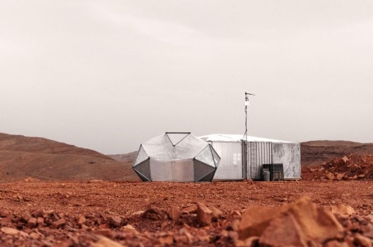 НАСА затвори четирима души във фалшив марсиански хабитат за 1 година