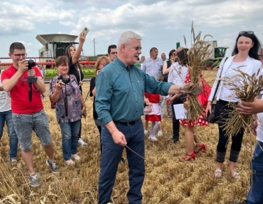Земеделският министър обяви старт на жътвата. Очаква се над 6 млн. тона пшеница