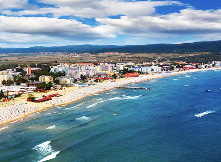 Ще ти шибна един: Англичани се оплакаха от грубост в заведение в Слънчев бряг