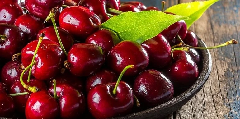 Черешите продължават да поевтиняват на тържищата у нас