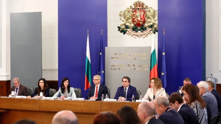 Представители на държавата, бизнеса и синдикатите обсъждат параметрите на Бюджет 2023
