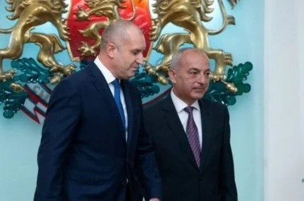 Президентът назначи Гълъб Донев за началник на кабинета си, а министри от служебния кабинет за съветници