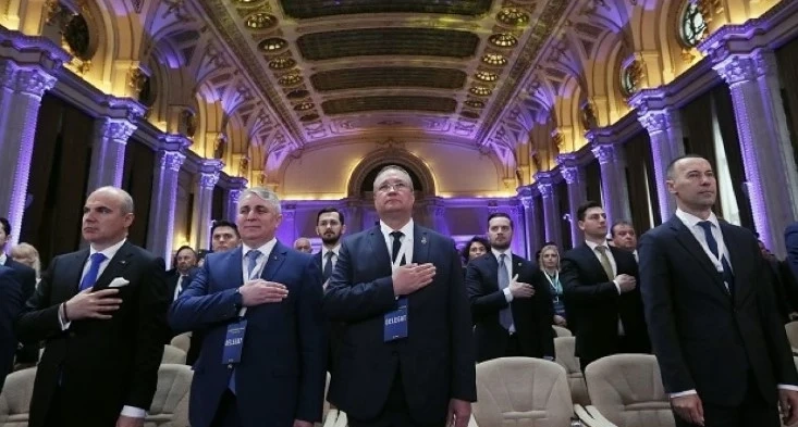 Скандал в Румъния! Шефът на разузнаването подаде оставка