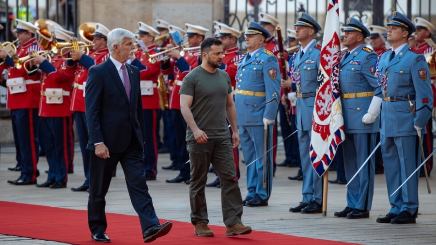 Володимир Зеленски пристигна в Прага