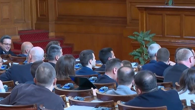 Депутатите отхвърлиха предложението за референдум за еврото