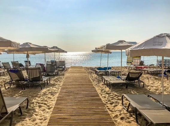 Българската асоциация на заведенията: Държавата отново удря туризма